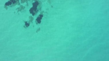 Gündüz, Akdeniz kıyılarının havadan görünümü 