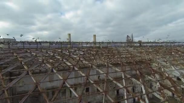 Vista Aérea Del Antiguo Edificio Granja Abandonada Pequeña Ciudad Italiana — Vídeos de Stock
