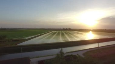 Po Nehri, gündoğumu, Güney İtalya İtalyan pirinç alanlarının havadan görünümü