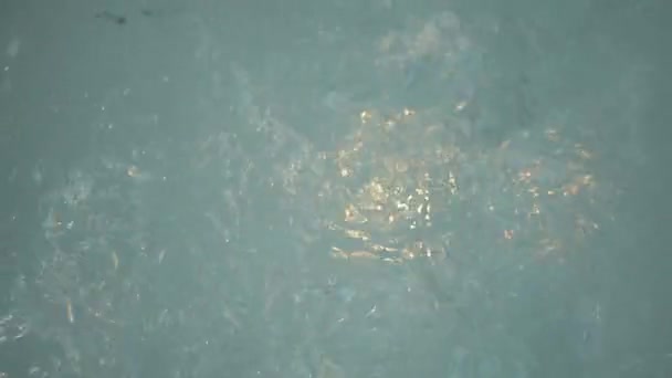 沸騰の泡が水面 — ストック動画