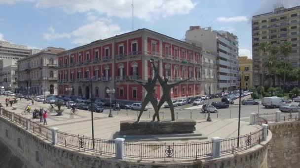 Estatua Bronce Marineros Taranto Italia — Vídeo de stock