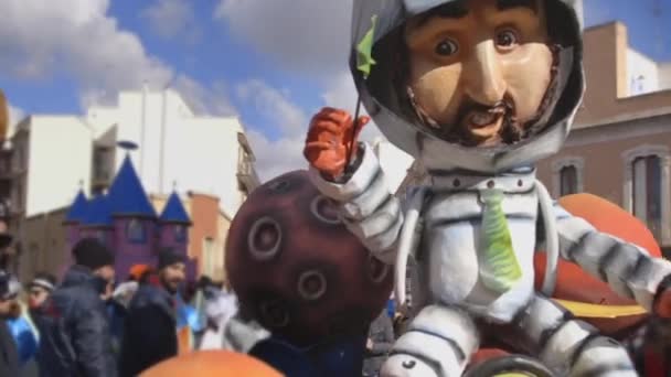 Итальянский Карнавал Выступлением Персонаж Космонавта — стоковое видео