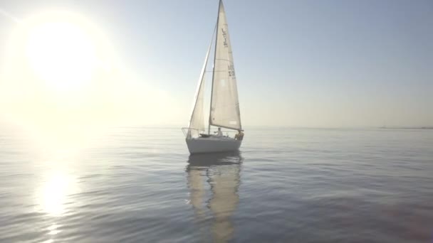 Zeilen Zee Bij Zonsondergang Barca Italië — Stockvideo