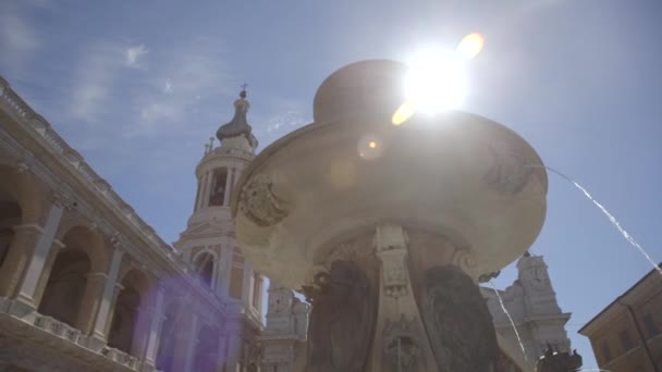 Water Flowing Fountain Daytime Lorento Comuna Italiana Província Ancona — Vídeo de Stock
