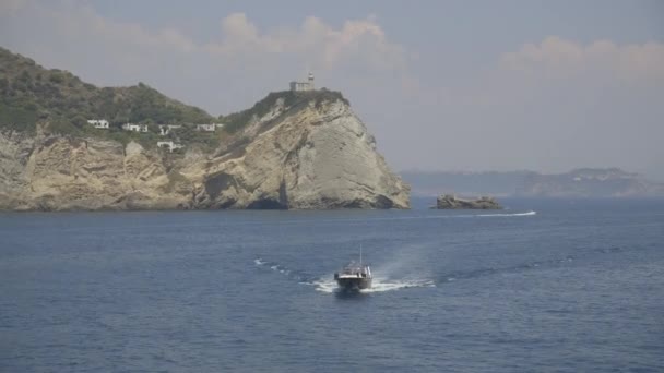 Deniz Suyundaki Motorlu Tekne — Stok video