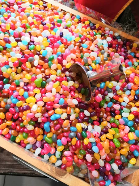 Színes sokszínű szopás cukorka Montpensier, mint a háttér — Stock Fotó