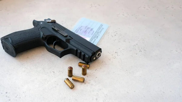 Silah, mühimmat ve belgeler satın almış. Tüm belgelerle birlikte 9mm 'lik namlu satın alma