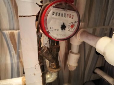 Binalardaki su tüketimini ölçmek için kullanılan sıcak su sayaçları