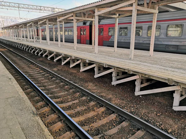 Costruzione di una nuova piattaforma ferroviaria e ricostruzione della ferrovia per il lancio del MCD Diametri Centrali di Mosca  . — Foto Stock