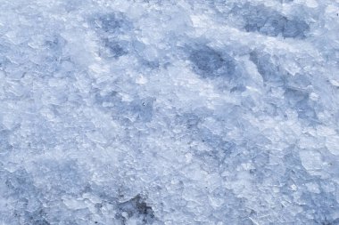 Kırık buz taze soğuk beyaz kar arka planı