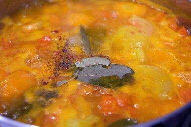 Bakır kaplama tencereli kabak püresi.