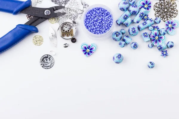 Polyclay μωβ λουλούδι μπλε χάντρες mix — Φωτογραφία Αρχείου