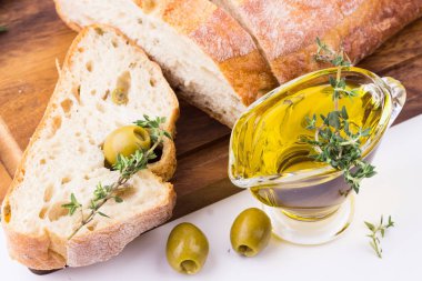 zeytinyağı ile ciabatta ekmeği