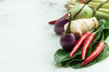 Asya tom kha çorba malzemeleri