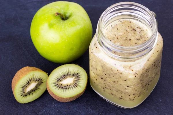 Kiwi and apple smoothie