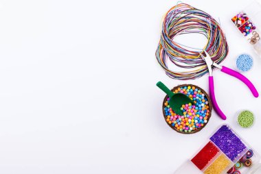 Düz yatıyordu el yapımı kavramı