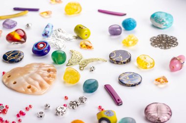 Boncukların farklı şekilleri.