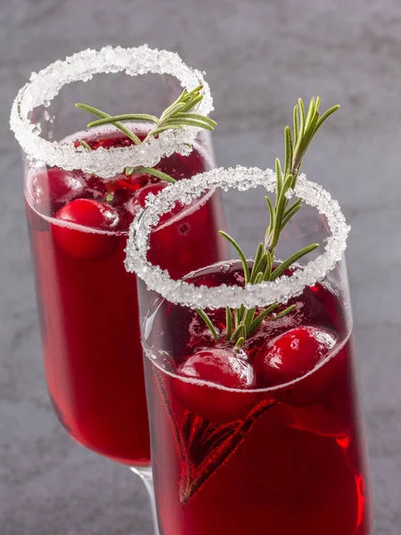 Two wineglasses of cranberry cocktail — Stock Photo, Image