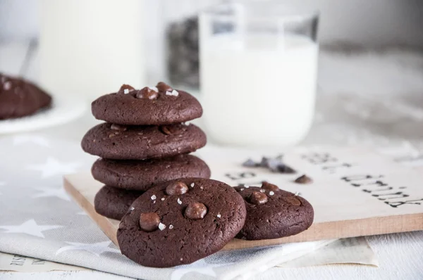 Galletas con chips de chocolate — Foto de Stock