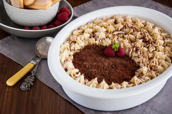 Geleneksel İtalyan tatlı ev yapımı tiramisu