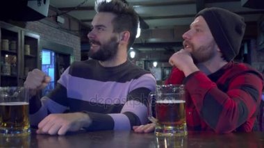 Arkadaşlar kök barda