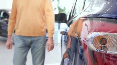 Adam mor crossover arka kapıyı açar