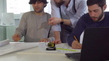 Coworking Mimarlar masada konuşmak
