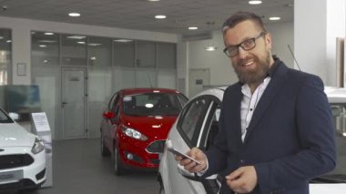 Adam telefonda Bayilik, diyor