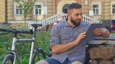 Bisikletçi Gözat interntet Tablet