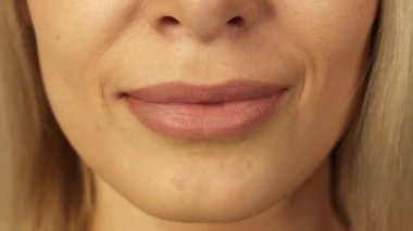 Close-Up diş ve dudakları güzel kızın