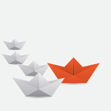 Beyaz arka plan üzerinde renkli origami tekneler