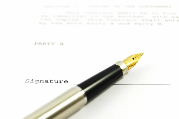 Dokument i długopis — Zdjęcie stockowe