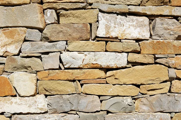 荒い石の壁の断片 — ストック写真