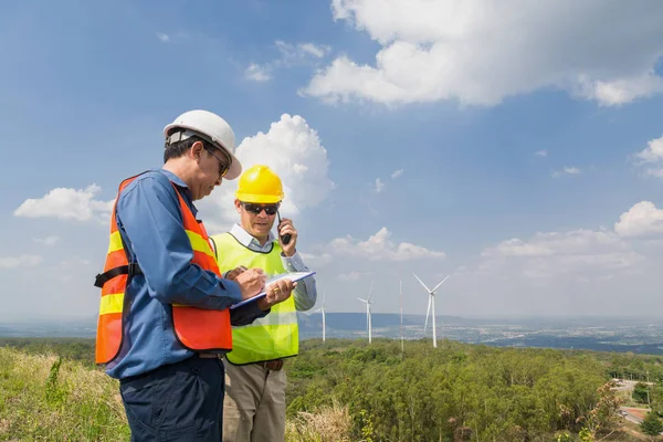 Male Engineer and Architect working — Stock Photo, Image