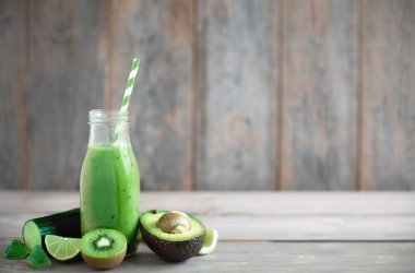 Taze yeşil smoothie arka plan