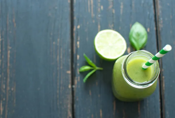 Grön smoothie bakgrund — Stockfoto