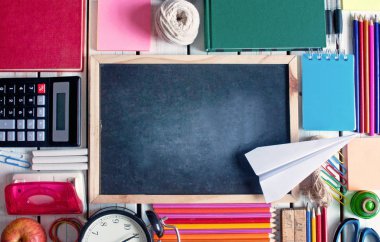 Okulun arka planına