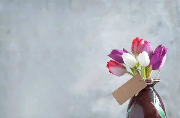 ギフト チューリップの花 — ストック写真