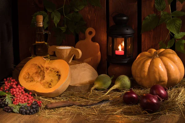 Kabak sebze ve bir mum ile