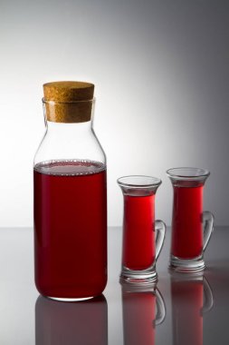 bardak şarap bir damla ile
