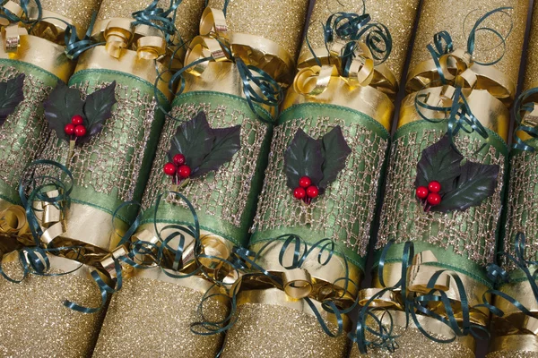 Traditionella Christmas Crackers — Stockfoto