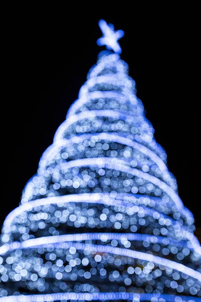 Από εστίαση χριστουγεννιάτικο δέντρο — Φωτογραφία Αρχείου
