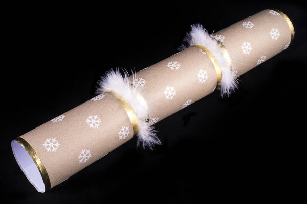 Традиционный рождественский крекер
