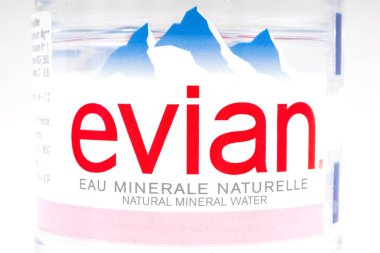 Evian doğal kaynak suyu