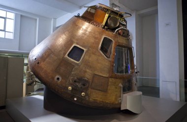 Apollo 10 komuta modülü Londra'daki Bilim Müzesi'nde