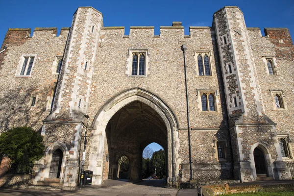 The Abbey Gateway in St. Albans — Stock Photo, Image