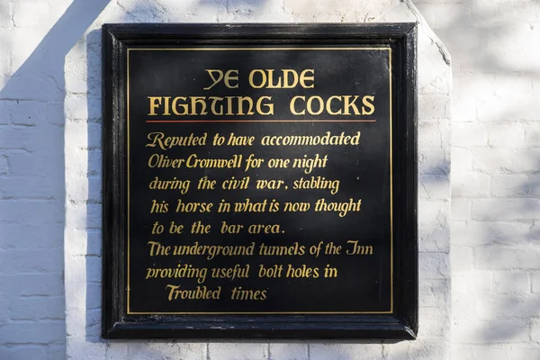 Ye Olde vechten pikken openbaar huis Plaque in St. Albans — Stockfoto