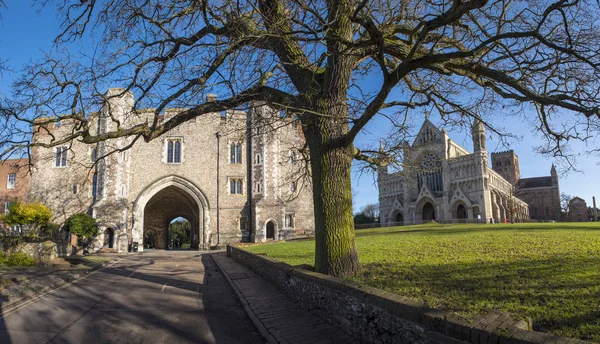 St. Albans Abbey bramy i St. Albans Cathedral — Zdjęcie stockowe