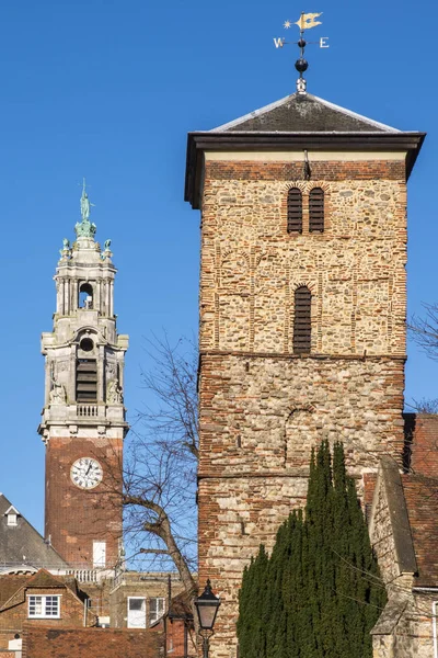 Holy Trinity Church and Colchester Town Hall — Stock Photo, Image