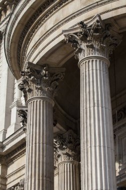 St Paul Katedrali Güney cephe sütun